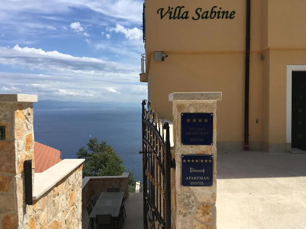 Villa Sabine Apartment Brioni Medveja