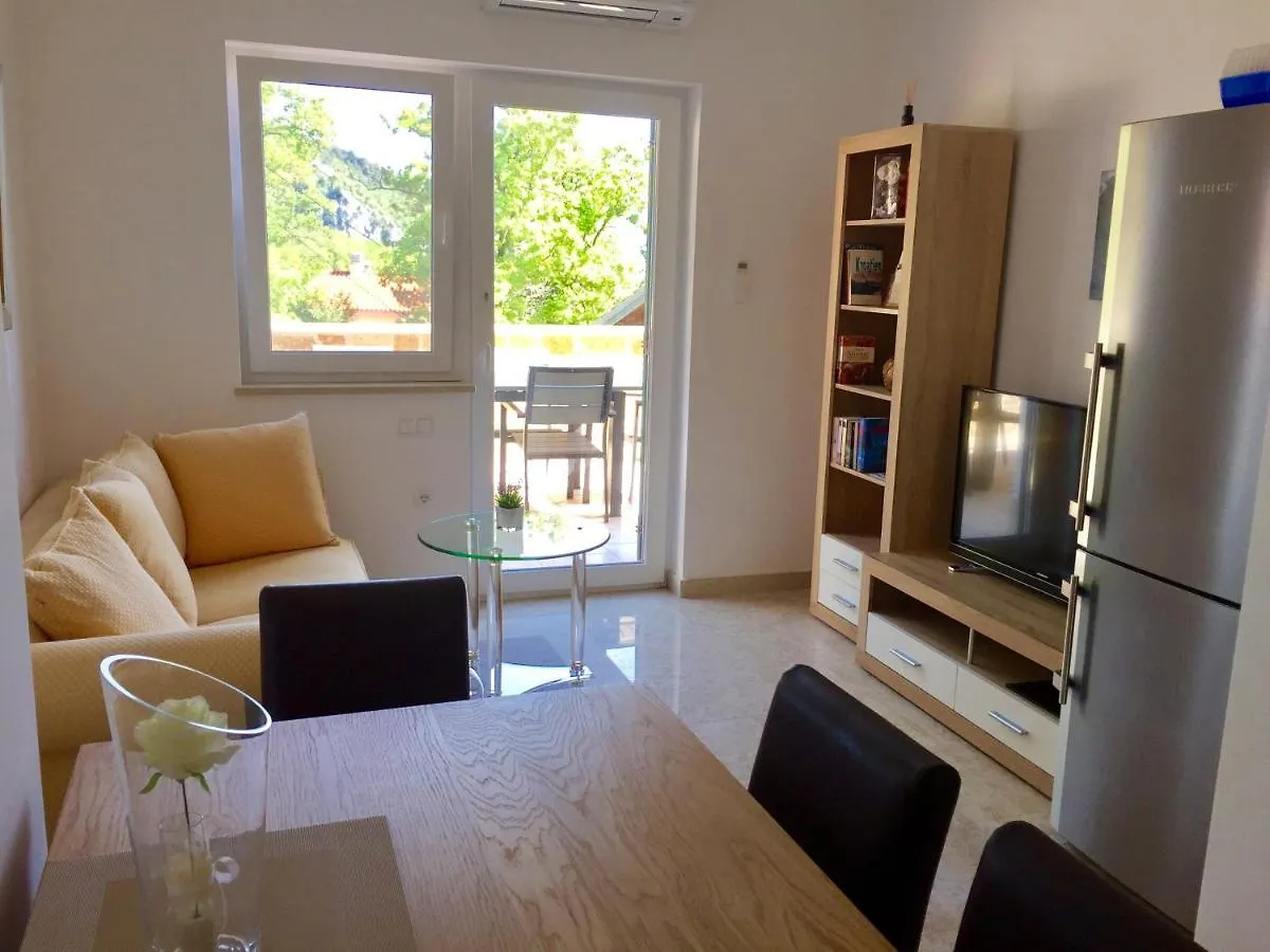 Villa Sabine Apartment Brioni Medveja Guest house